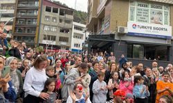 3. Tiyatro Festivali Coşkulu Açılışla Başladı