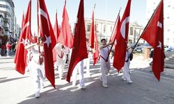 Samsun'da 1919 Metre Türk Bayrağıyla Cumhuriyet Yürüyüşü Düzenlendi