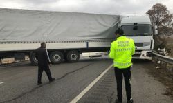 Tırın Makaslaması Sonucu Çorum Samsun Kara Yolu 1 Saat Ulaşıma Kapandı