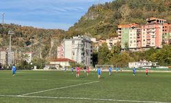 İlçe Stadında Futbol Coşkusu