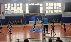 Liseler Arası Voleybol Heyecanı Devam Ediyor