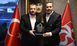 Trabzonspor Kulübü Başkanı Doğan'dan Eski Kurul ve Komisyon Başkanlarına Plaket