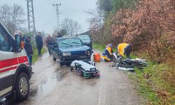 Samsun'da Motosiklet ile Otomobil Çarpıştı, 2 Kişi Yaralandı