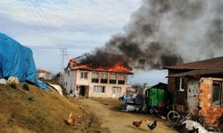 Sinop'ta evin çatısında çıkan yangın söndürüldü