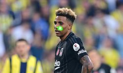 Fenerbahçe Beşiktaş derbisinde futbolcuya lazer tutan taraftara spordan men cezası