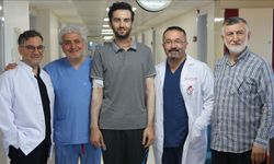 Rize'de Aort Damarında Yırtık Oluşan Hasta Hibrit Yöntemiyle Tedavi Edildi