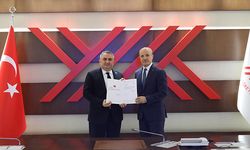 Rektör Prof. Dr. İbrahim Aydın Mazbatasını Aldı