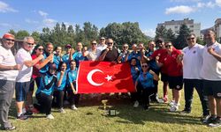 Kadın Kriket Milli Takımı, İlk Kez Katıldığı Uluslararası Turnuvada Şampiyon Oldu