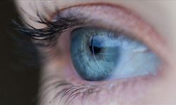 Uzmanından Kontakt Lensle Yüzmek "Enfeksiyon Riskini Artırıyor" Uyarısı