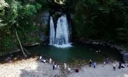 Trabzon'daki Canikdere Şelalesi Turistlerin Uğrak Yeri Oldu