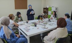Kintsugiden ilham alan terapi yöntemiyle engelli annelerinin yaraları onarılıyor