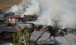 Erzurum’da köyde çıkan yangın 6 saat sonra kontrol altına alındı