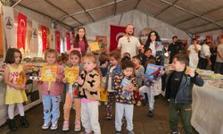 Miniklerden Kitap Fuarı Ziyareti