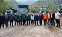 Heyelan Bölgesinde İncelemelerde Bulundu