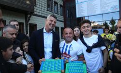 Fenerbahçe Kulübü Başkanı Saran, Rize'de okul ziyaretinde bulundu