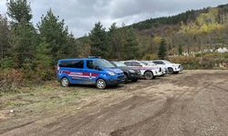 Kastamonu'da oğluyla birlikte cesedi bulunan kadının kayıp cep telefonu aranıyor