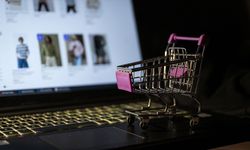 Türkiye'de e-ticarete kişi başı 276,7 dolar harcandı