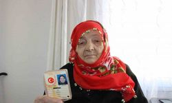 102 yaşında yeni kimliğine kavuştu