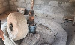 Ardanuç’ta 80 Yıllık Değirmen Geleneksel Yöntemlerle Üretim Yapıyor