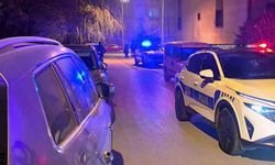 Otomobil içinde bıçaklı kavga: 3 yaralı