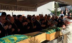 Rize’de ahşap yapının üzerlerine düşmesi sonucu ölen 2 kişi toprağa verildi