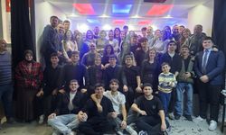 AAL’de Öğretmen Taklitleri Salonu Yıktı Geçti