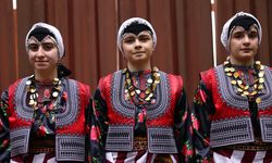 Akçaabat horonuyla dünya sahnelerinde boy gösteriyorlar