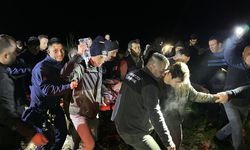 Kastamonu'da uçurumdan deniz kenarına düşen otomobilin sürücüsü yaralandı