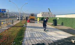 Trabzon'da sahil yürüyüş yolunda yenileme çalışması