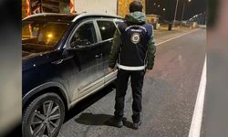 Ülke genelindeki denetimlerde 55 göçmen kaçakçısı ile 972 düzensiz göçmen yakalandı