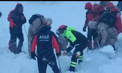 Artvin'de Çığ Altında Kalan 3 Çobandan Birinin Cansız Bedenine Ulaşıldı