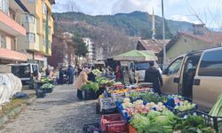 Pazar Fiyatları Emeklileri ve Pazarcıları Zorluyor