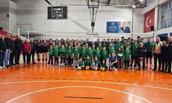 Voleybol Takımları ve Altyapı Sporcuları Tanıtıldı