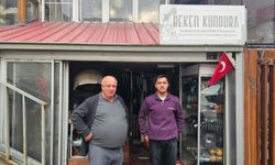 Babasının mesleğini sürdürüyor