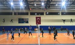 Kurumlar Voleybolda Sahaya Çıkıyor