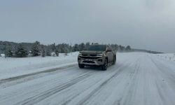 Ardahan'da zincirsiz ağır tonajlı araçlara kapatılan kara yolunda ulaşım normale döndü