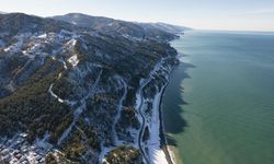 Karla buluşan Kastamonu'nun sahil şeridindeki eşsiz güzellikler dronla görüntülendi