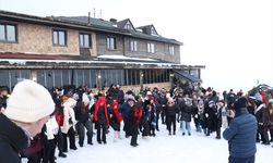 Samsun'da düzenlenen festivalde 1 ton hamsi ikram edildi