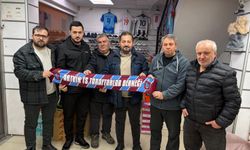Trabzonspor Eski Yöneticisi Güven, Artvin Trabzonspor Taraftarlar Derneği Yönetimiyle Bir Araya Geldi