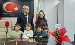 Minik Öğrencilerden Gazetecilere Anlamlı Ziyaret