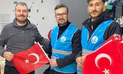 Ülkü Ocakları’ndan Artvin Esnafına Türk Bayrağı