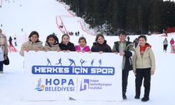 Öğrenciler Atabarı Kayak Merkezi’nde Eğlendi