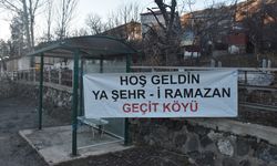 Gümüşhane'de hayırsever köylüler 18 yıldır yoldan geçenlere iftar veriyor