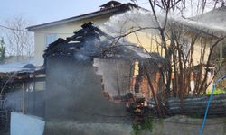 Sinop'un Gerze ilçesinde odunlukta çıkan yangın söndürüldü