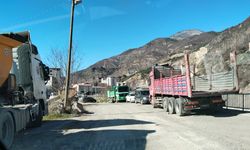 “Yol Değil Köstebek Yuvası”