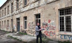 Ardanuç’ta Tarihi Binaya Çirkin Saldırı