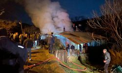 Ardanuç’ta Çatı Yangını Korkuttu