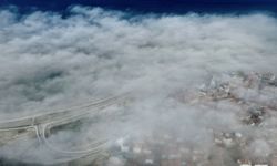 Karadeniz sahil yolunda oluşan sis dronla görüntülendi