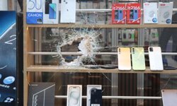 Ordu'da iş yerinden cep telefonu hırsızlığı güvenlik kamerası tarafından kaydedildi