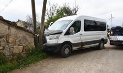 Samsun'da direğe çarpan servisteki 9'u öğrenci 10 kişi yaralandı